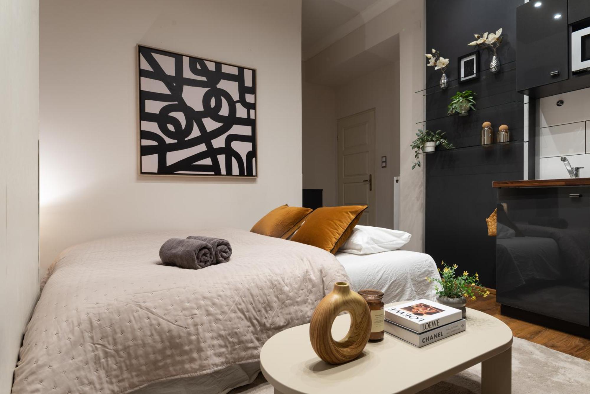 Chic Central 1Br Retreat Near New York Cafe With View 布达佩斯 外观 照片