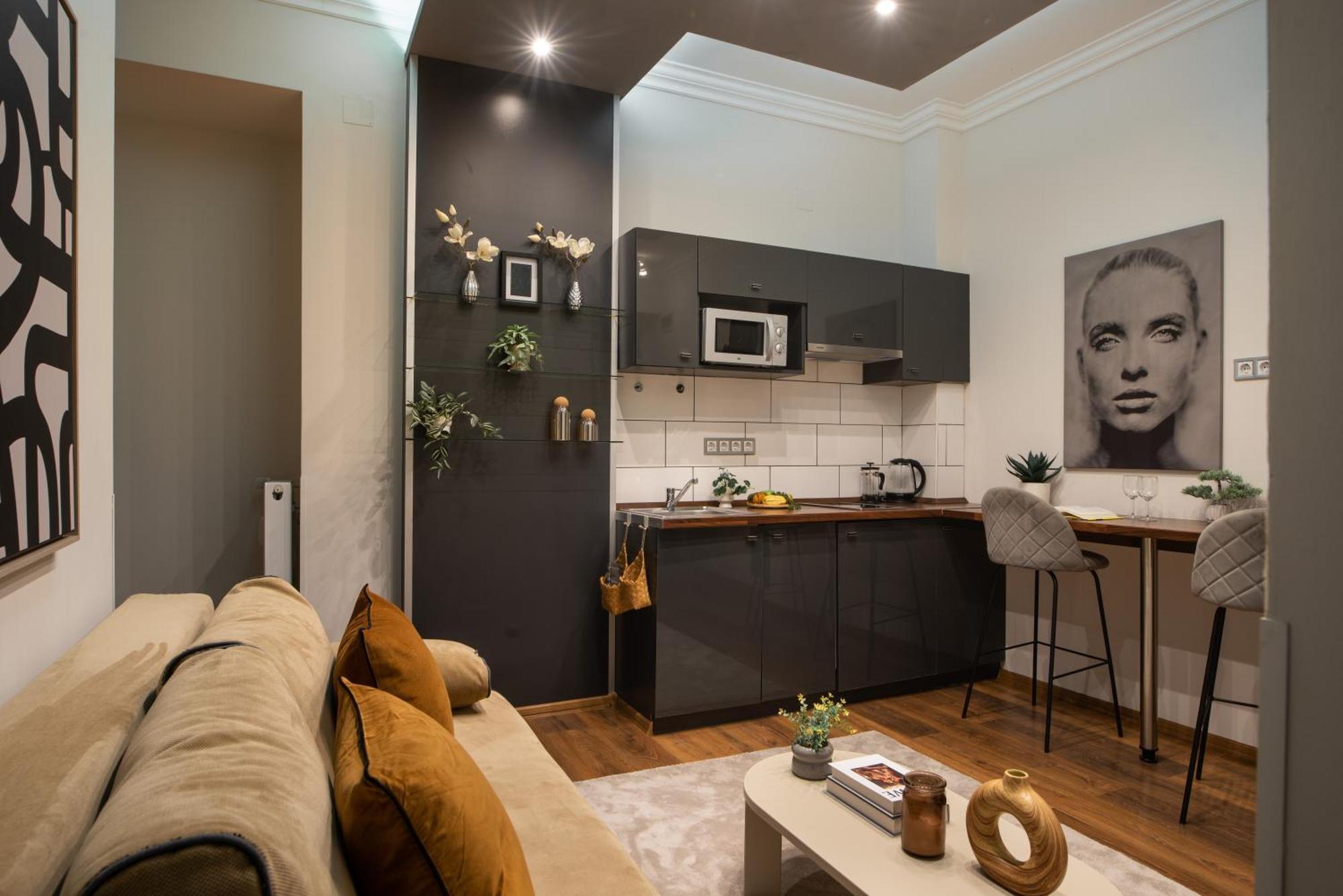 Chic Central 1Br Retreat Near New York Cafe With View 布达佩斯 外观 照片