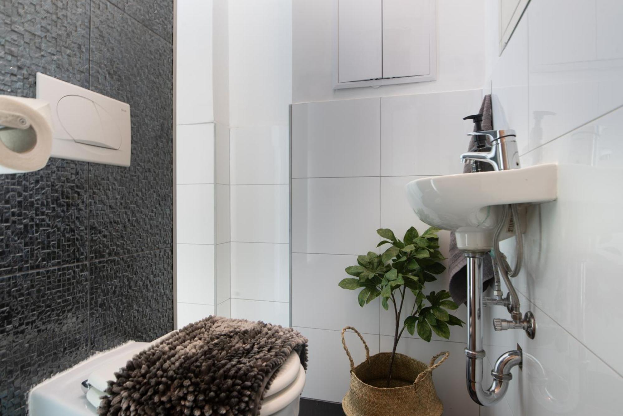 Chic Central 1Br Retreat Near New York Cafe With View 布达佩斯 外观 照片